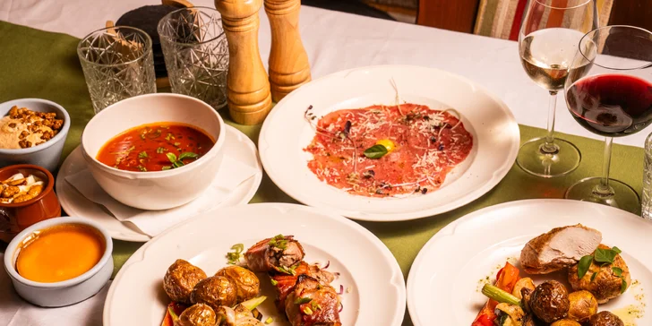 Luxusní 4chod. italské menu pro dva: hovězí carpaccio, medailonky i sklenka vína
