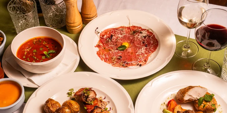 Luxusní 4chod. italské menu pro dva: hovězí carpaccio, medailonky i sklenka vína