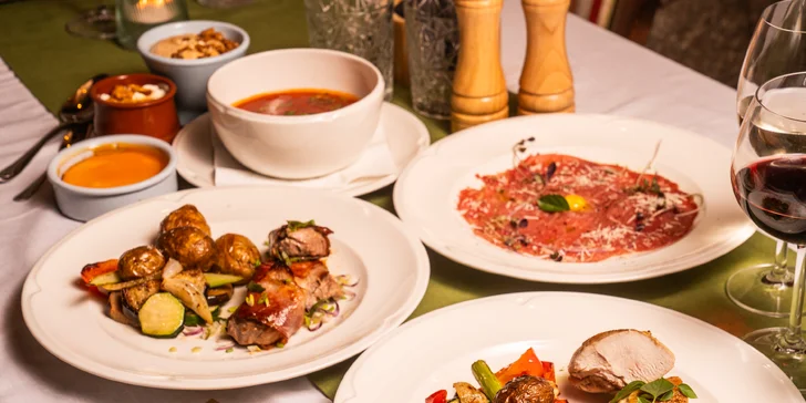 Luxusní 4chod. italské menu pro dva: hovězí carpaccio, medailonky i sklenka vína