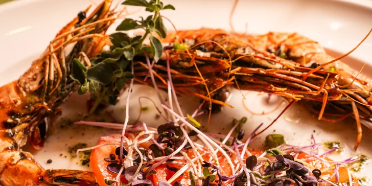 Luxusní 3chod. středomořské menu: krevety, humr i sklenka šampaňského