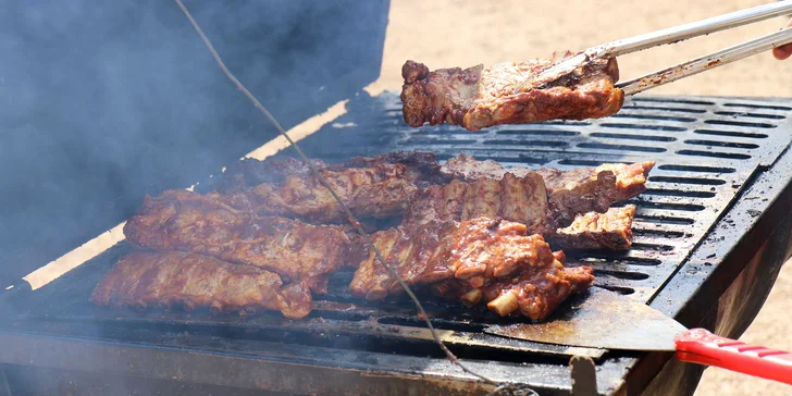 Vstup na vinný festival v podobě degustační sklenice i útrata v hodnotě 600-2500 Kč