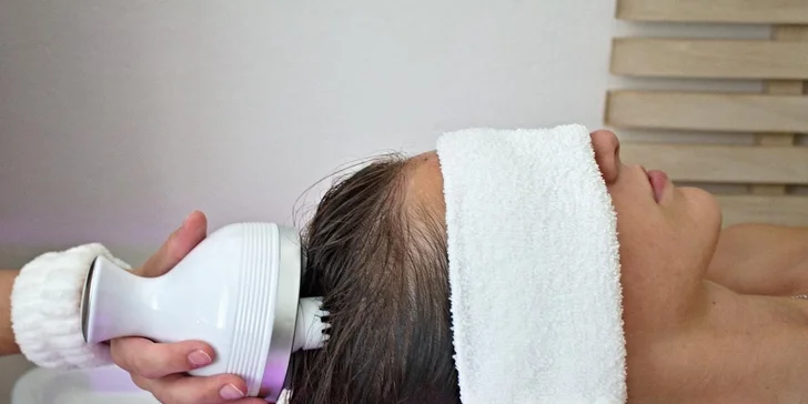 Relaxační spa pro vlasy: mytí, keratinový zábal, masáž hlavy a foukaná