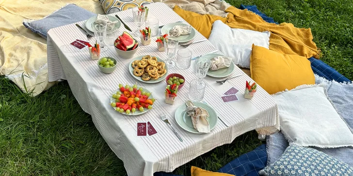 Piknik v olomouckém Rozáriu plný dobrot, krásné dekorace i hry a repráček