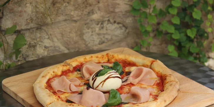 Italská pizza dle výběru: sýrová, špenátová, s pancettou i krevetami