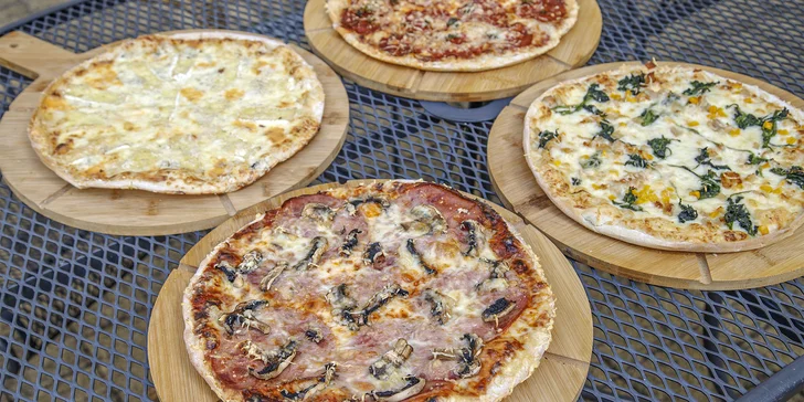 Pizza o průměru 32 cm podle výběru z 9 druhů pro 1 nebo 2 osoby