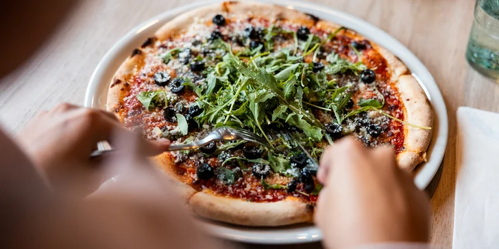 Itálie v Harrachově: pizza o průměru 32 cm podle výběru ze 4 druhů