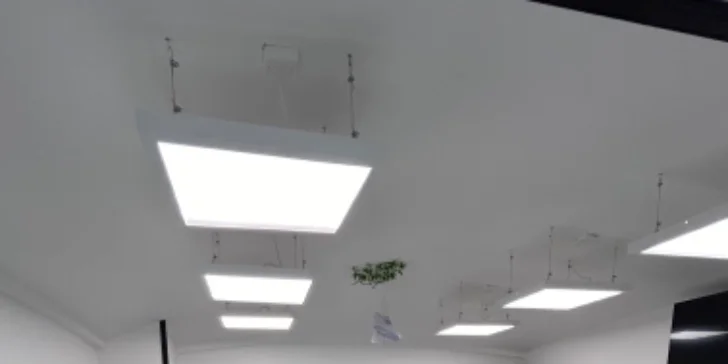 Péče o vousy i vlasy nebo kompletní péče v barberu