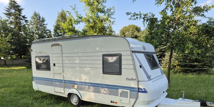 Dovolená na čtyřech kolech: vouchery v hodnotě 1000 až 5000 Kč na pronájem karavanu