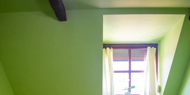 Stylový hotel na jižní Moravě se snídaní, degustační večeří i lahví vína