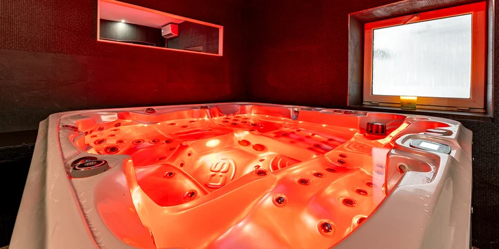 Privátní wellness pro 2 osoby: 120 minut, finská sauna a vířivka i varianty se sektem