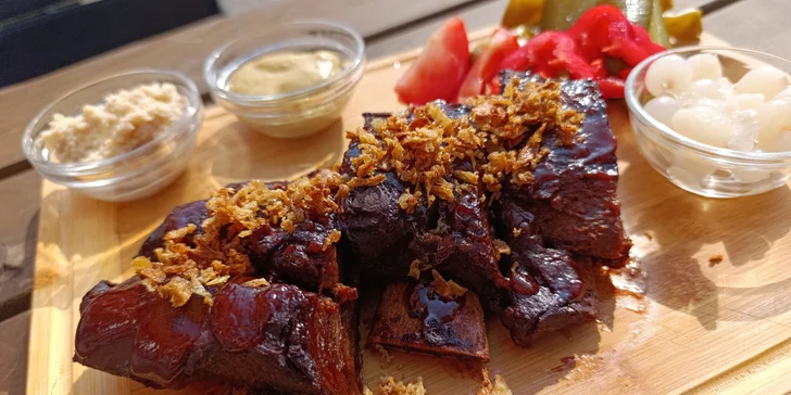 Šťavnatá hovězí žebra připravená metodou Sous-Vide: 600 g i 1,2 kg