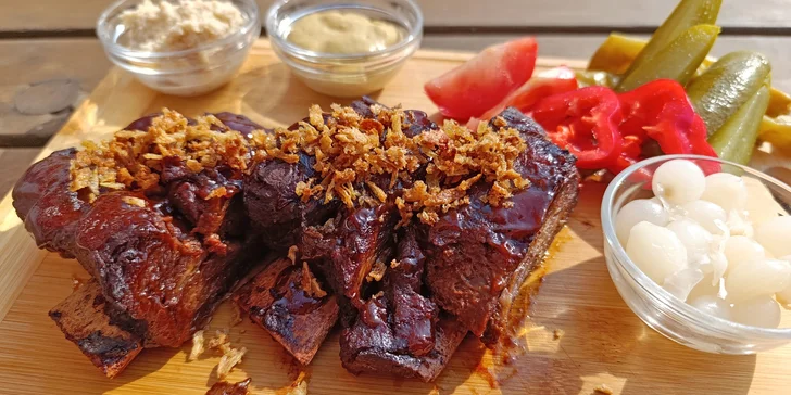 Šťavnatá hovězí žebra připravená metodou Sous-Vide: 600 g i 1,2 kg