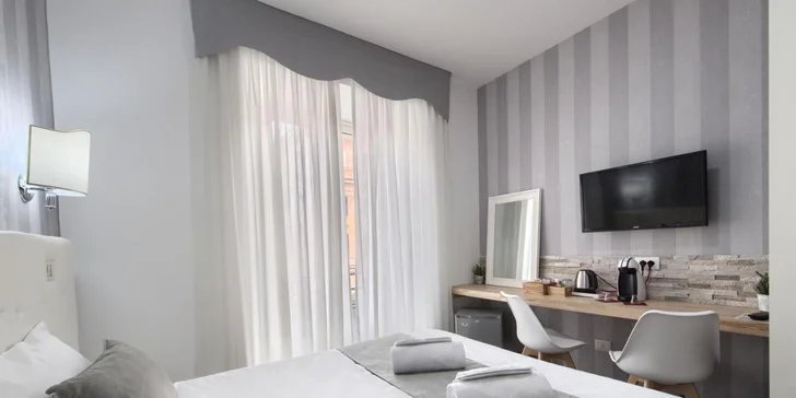 Hotel v centru Říma: 1,7 km od Pantheonu a 2,2 km od Fontány di Trevi, snídaně s čerstvými croissanty na pokoji