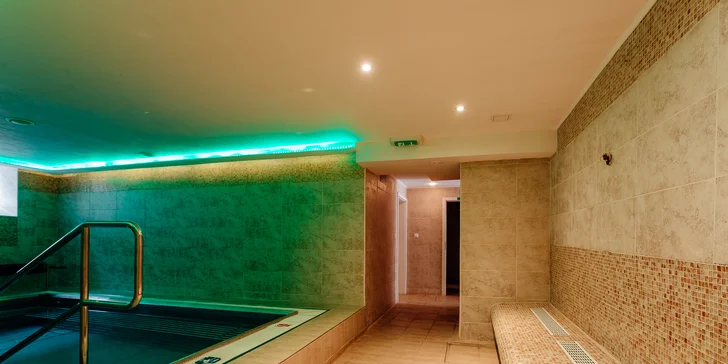 Hotel v obci Heľpa v Nízkých Tatrách: polopenze, hodina bowlingu, výlety i možnost 2hod. wellness