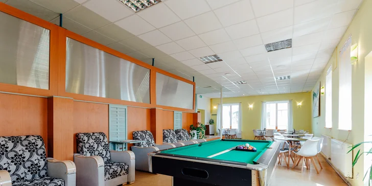 Hotel v obci Heľpa v Nízkých Tatrách: polopenze, hodina bowlingu, výlety i možnost 2hod. wellness