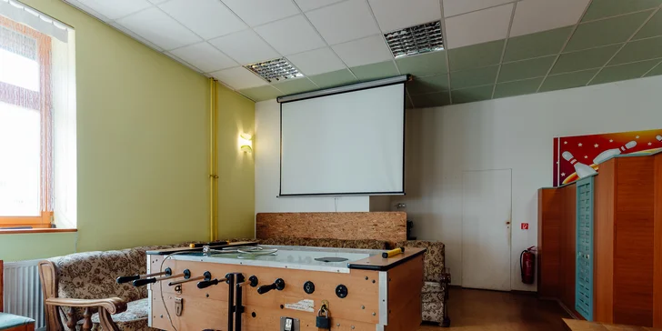 Hotel v obci Heľpa v Nízkých Tatrách: polopenze, hodina bowlingu, výlety i možnost 2hod. wellness