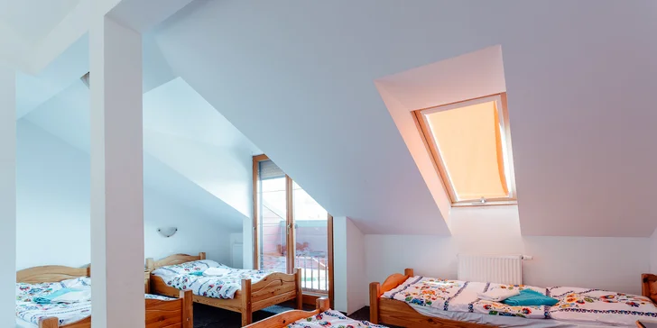 Hotel v obci Heľpa v Nízkých Tatrách: polopenze, hodina bowlingu, výlety i možnost 2hod. wellness