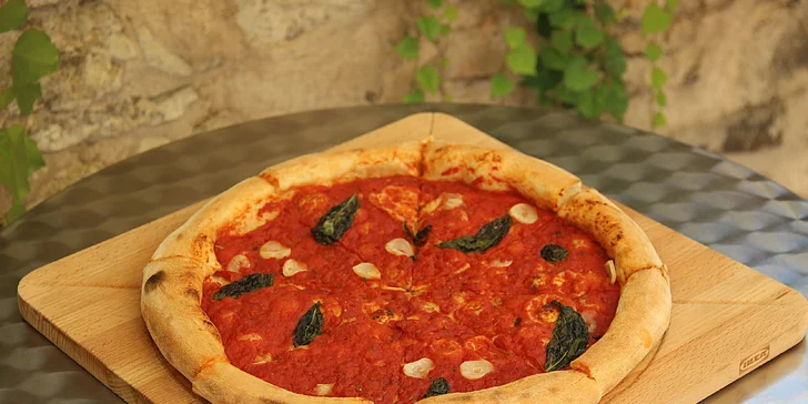 Italská pizza dle výběru: sýrová, špenátová, s pancettou i krevetami
