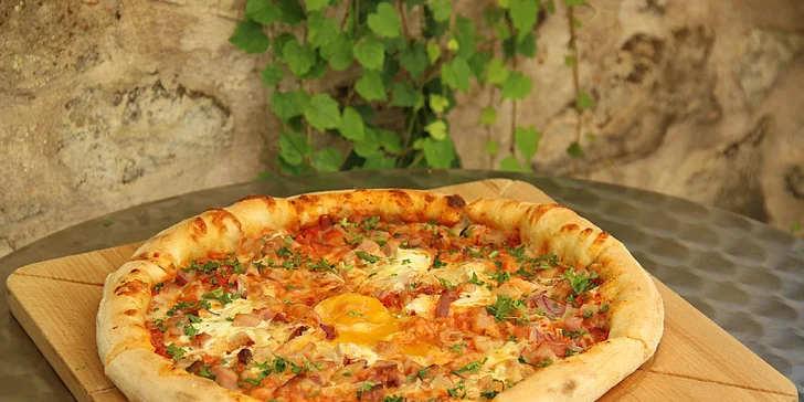 Italská pizza dle výběru: sýrová, špenátová, s pancettou i krevetami