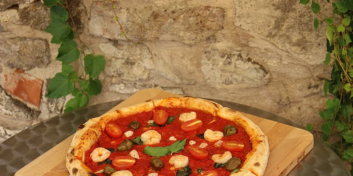 Italská pizza dle výběru: sýrová, špenátová, s pancettou i krevetami