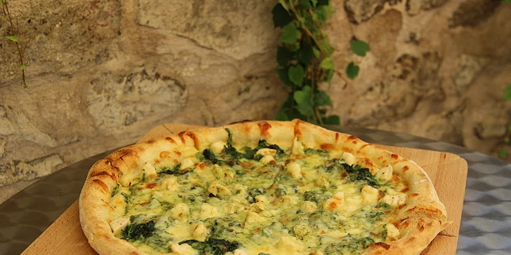 Italská pizza dle výběru: sýrová, špenátová, s pancettou i krevetami