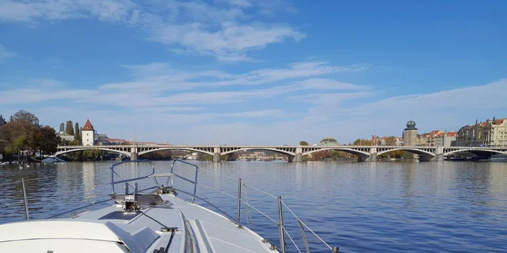 3hod. plavba jachtou s kapitánem v Praze nebo na Orlíku vč. zapůjčení paddleboardů i privátní pronájem