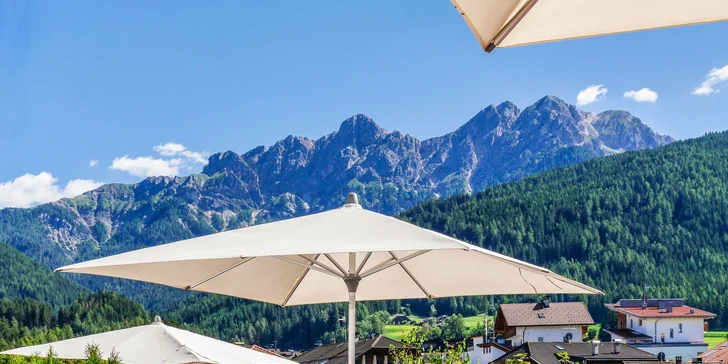 4* dovolená v Dolomitech s polopenzí: neomezeně wellness, Kronplatz Guest Pass i jízdárna
