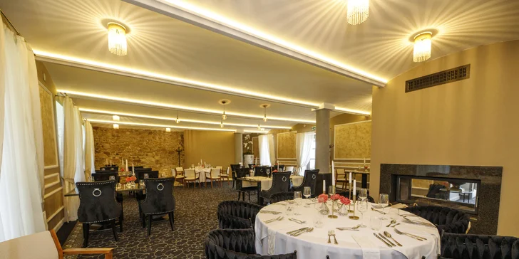 Romantický pobyt na zámku u Havlíčkova Brodu: víno, snídaně i degustační menu
