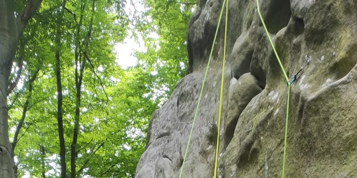 Lezecké kurzy na skalách pro začátečníky i mírně pokročilé: ČR i Slovensko