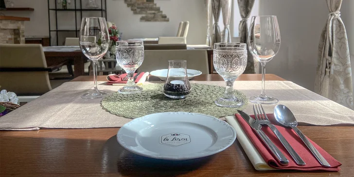 Svatomartinské menu o 5 chodech: lokše, polévka, husa, sýr, dezert i vinné párování