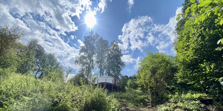 Glamping: zrelaxujte v mongolské jurtě s otevřeným výhledem na noční oblohu, až pro 3 osoby, vč. snídaně