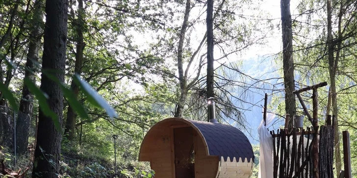 Glamping: zrelaxujte v mongolské jurtě s otevřeným výhledem na noční oblohu, až pro 3 osoby, vč. snídaně
