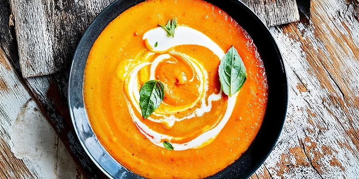 Svatomartinské menu o 5 chodech: lokše, polévka, husa, sýr, dezert i vinné párování