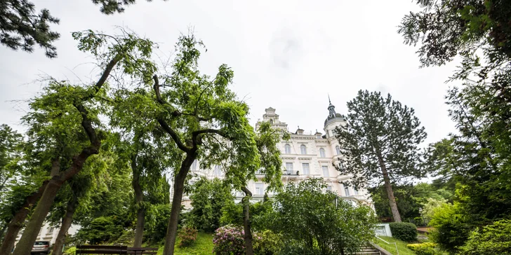 Pobyt v Karlových Varech se snídaní či polopenzí i neomezeným wellness