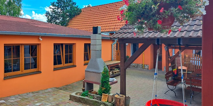 Statek nedaleko Červené Lhoty: pobyt až pro 6 osob, sauna i péče o koně