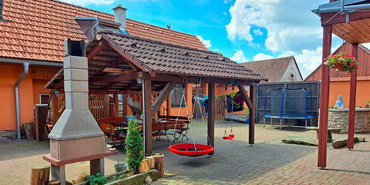 Statek nedaleko Červené Lhoty: pobyt až pro 6 osob, sauna i péče o koně