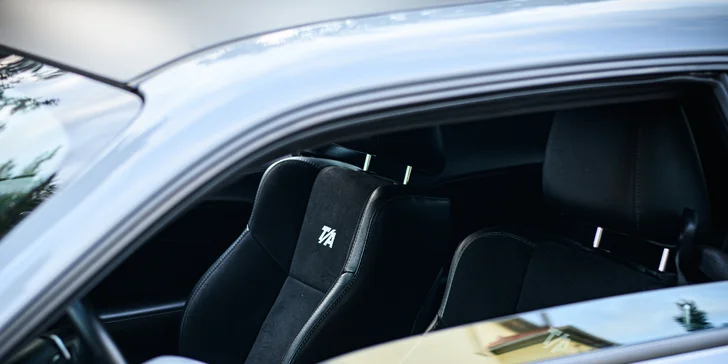 Dodge Challenger V8 5,7 l HEMI s výkonem 400 koní: spolujízda i pronájem