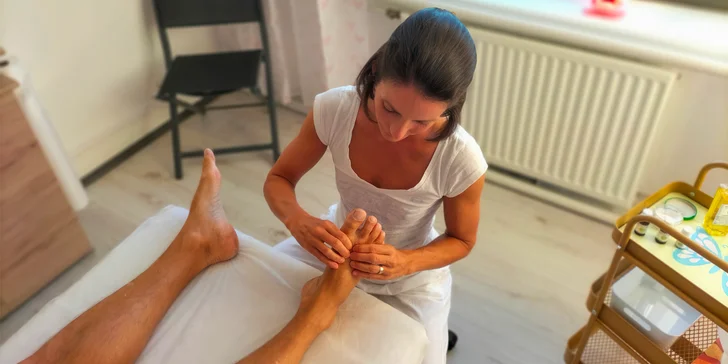 55-115 min. relaxu: regenerační i uvolňující či reflexní masáž chodidel