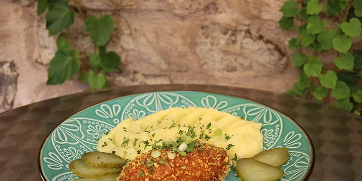 Romantická večeře pro dva: 3chod. degustační ukrajinské či italské menu i lahev vína