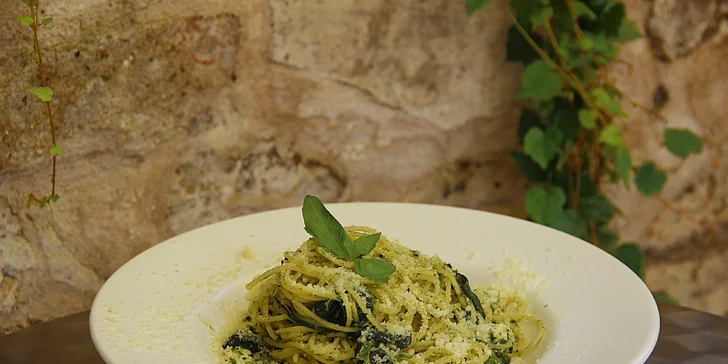 Romantická večeře pro dva: 3chod. degustační italské menu i lahev vína