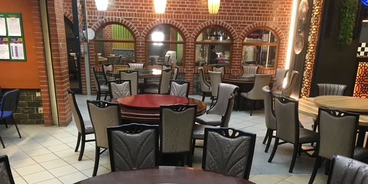 2hod. all you can eat výběrem z menu plné asijských specialit v centru Prahy