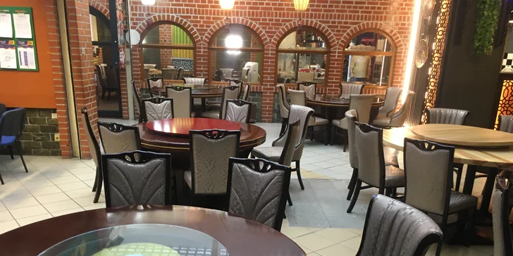 2hod. all you can eat výběrem z menu plné asijských specialit v centru Prahy