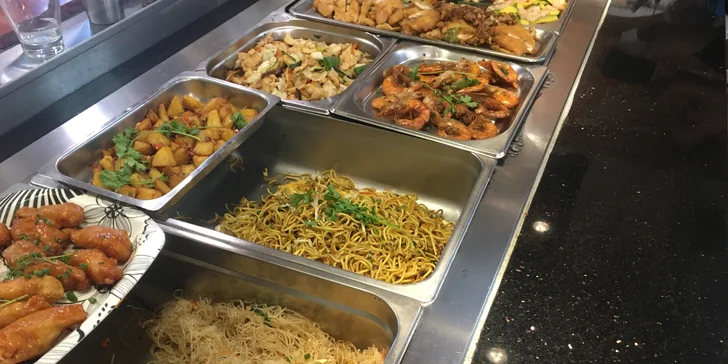 2hod. obědové all you can eat plné asijských specialit v centru Prahy