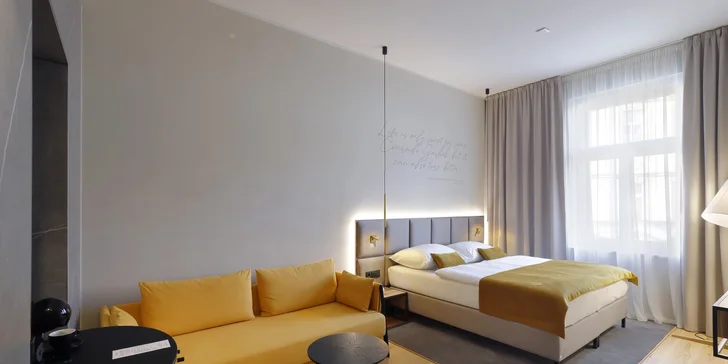 4* pobyt pár minut od Karlína: moderní nový hotel, snídaně a objevování Prahy
