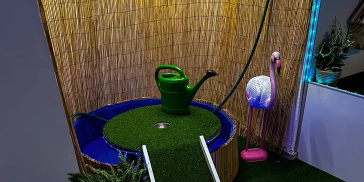 Indoor minigolf na Andělu: 18 jamek a 2 hodiny zábavy pro děti i dospělé