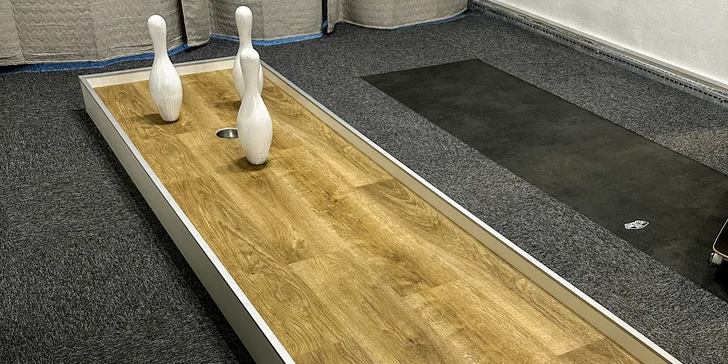 Indoor minigolf na Andělu: 18 jamek a 2 hodiny zábavy pro děti i dospělé