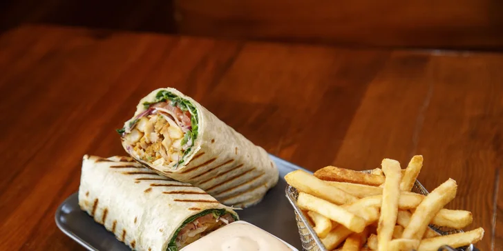 Masová tortilla podle výběru ze 3 druhů, hranolky a dip podle výběru