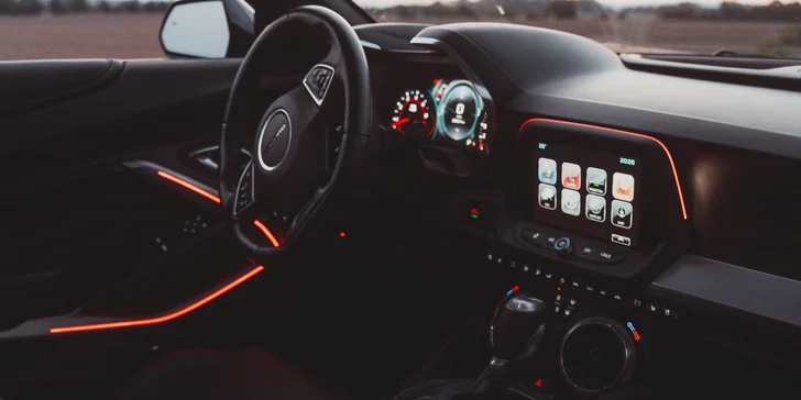 Nadupaný Chevrolet Camaro 6. 2. V8 SS: spolujízda, řízení i pronájem