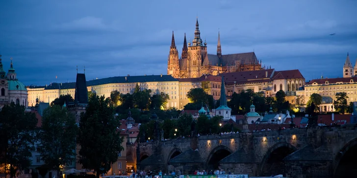 Adventní plavba centrem Prahy s výkladem a nápojem i rautovou večeří