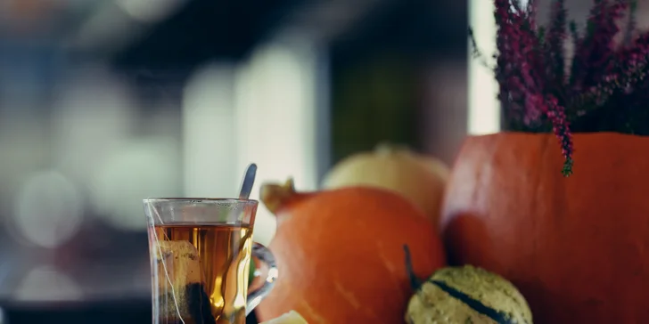 Adventní plavba centrem Prahy s výkladem a nápojem i rautovou večeří